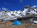 15 Camp Near Mesokanto La We turned around and camped at around 4900m just up the northern hill above the base of the Mesokanto La. I guess if I try again I�ll use the other eastern pass.